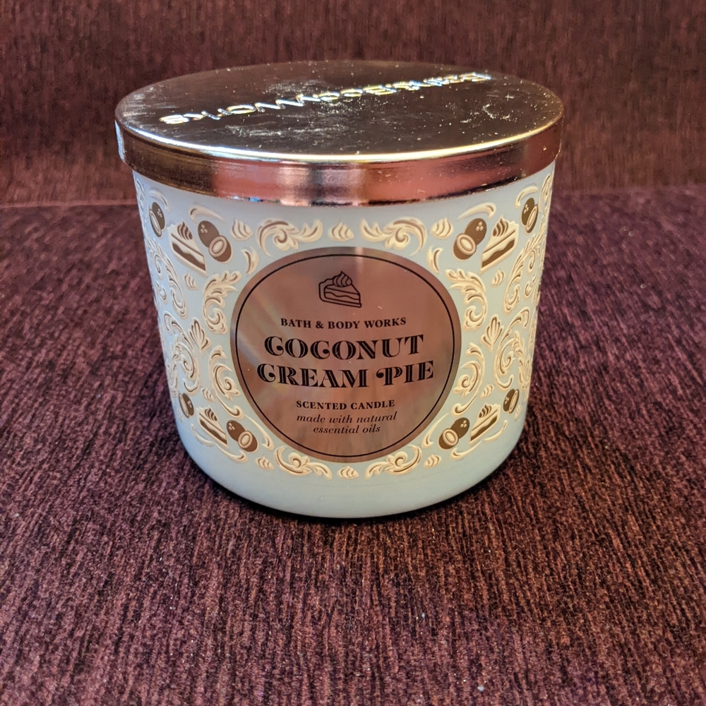 Coconut cream pie candle by bath and body works